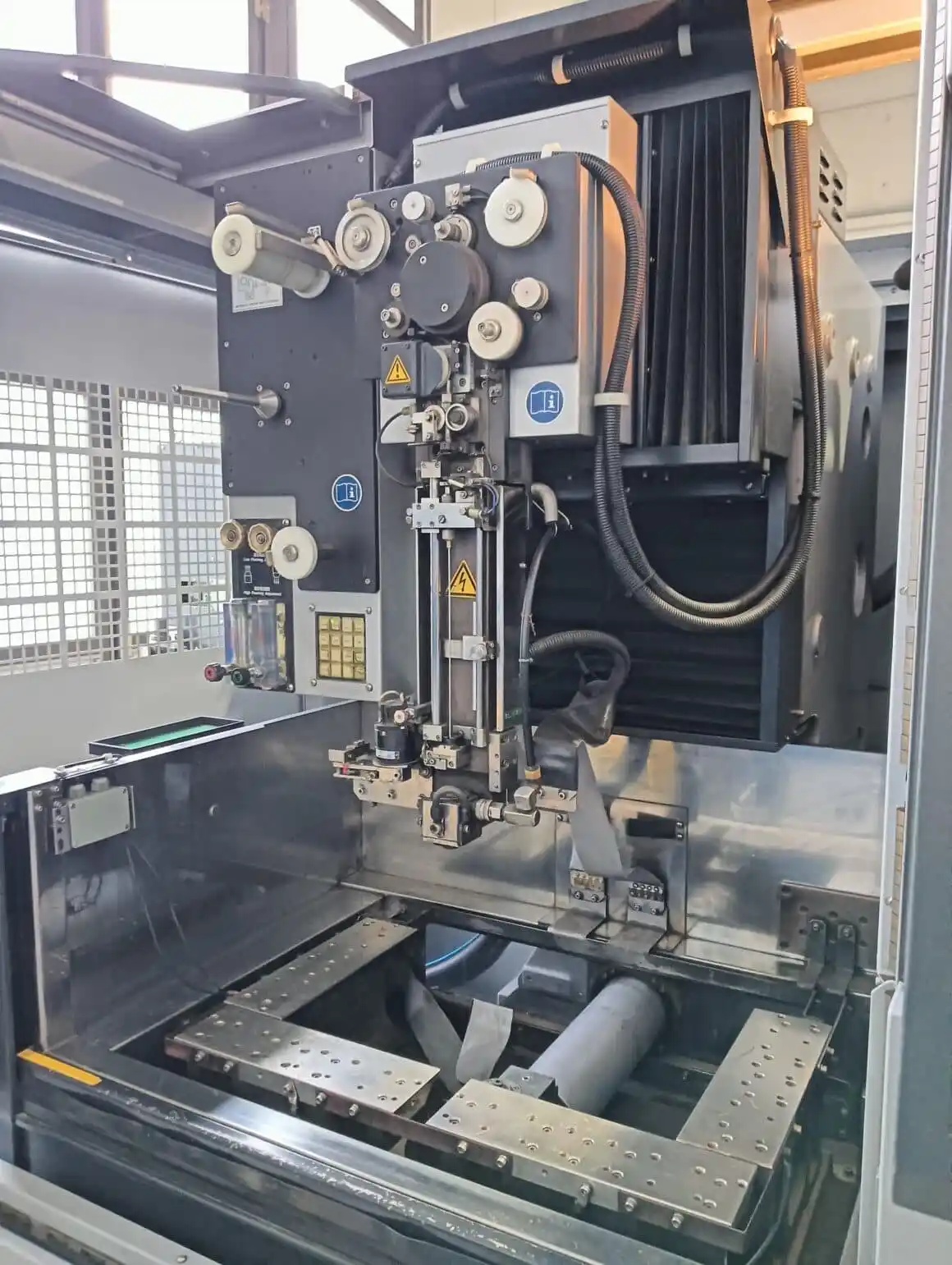 Elettroerosione a filo Sodick AQ535L Usata 1