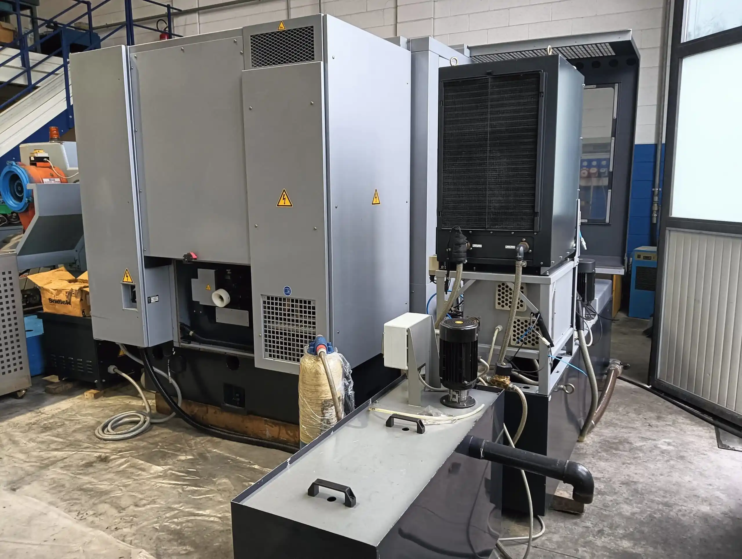 Elettroerosione a filo Sodick AQ535L Usata 1