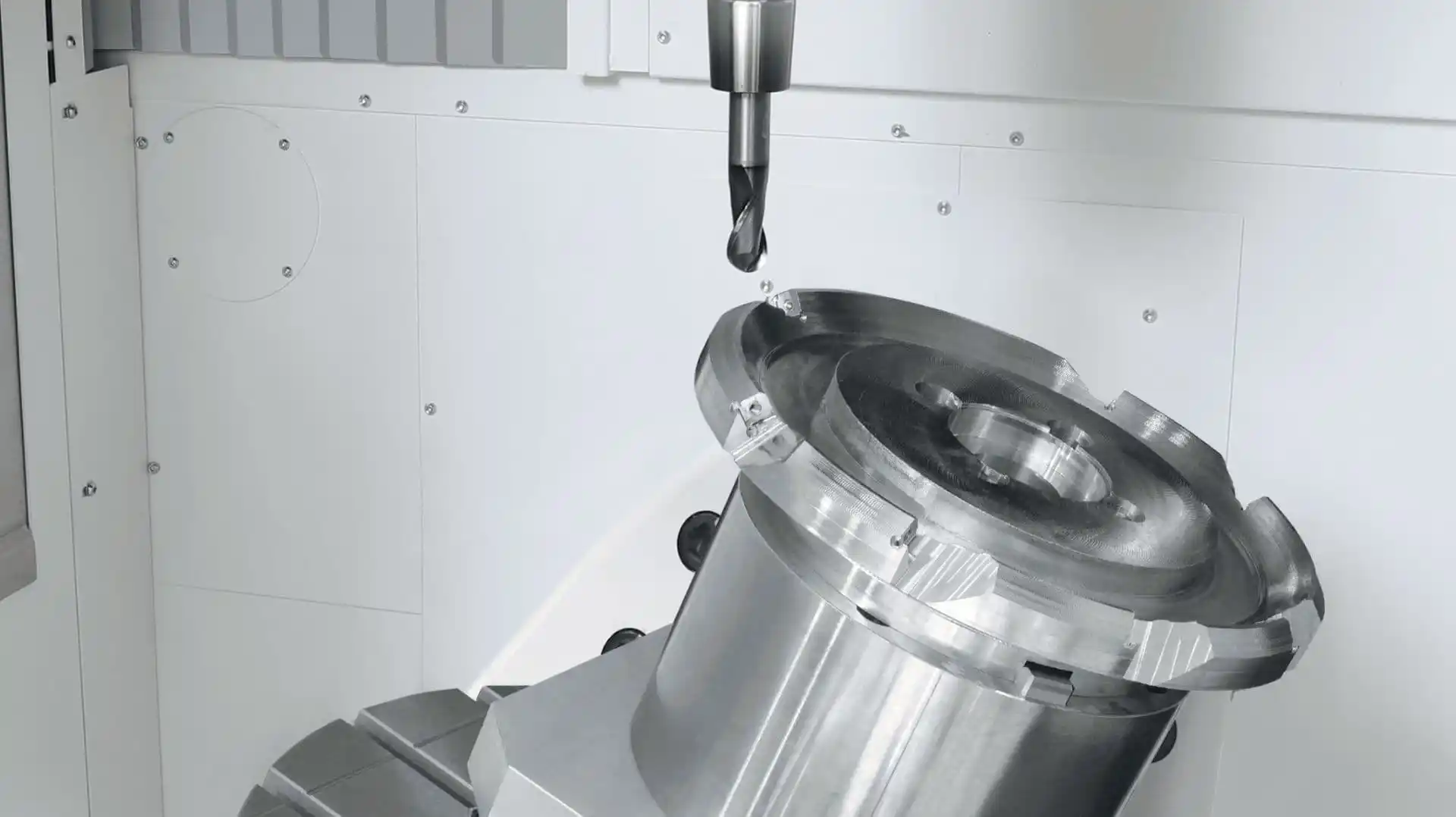 centro di lavoro 5 assi