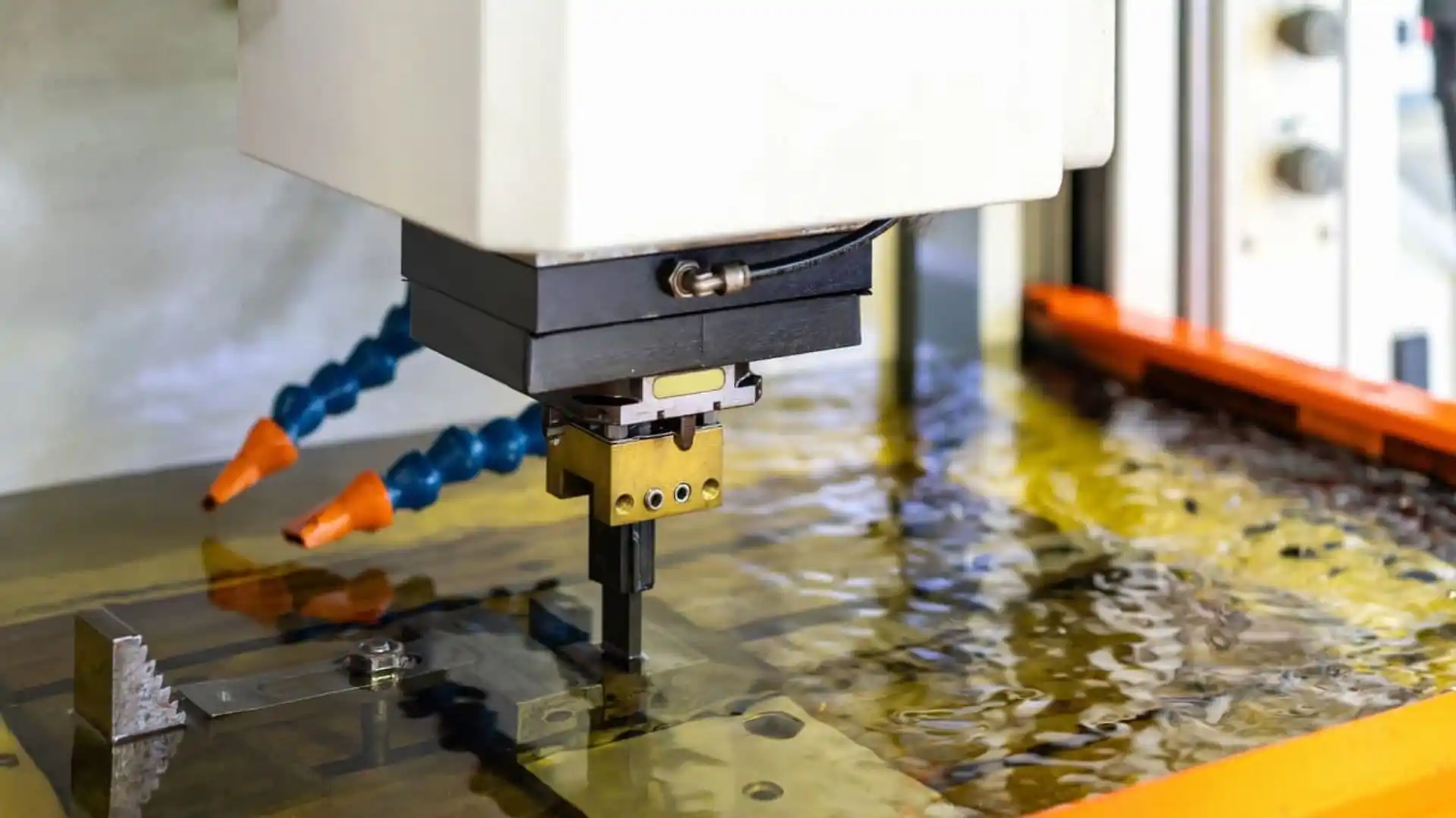 Elettroerosioni a tuffo usate Tecnomac Systems