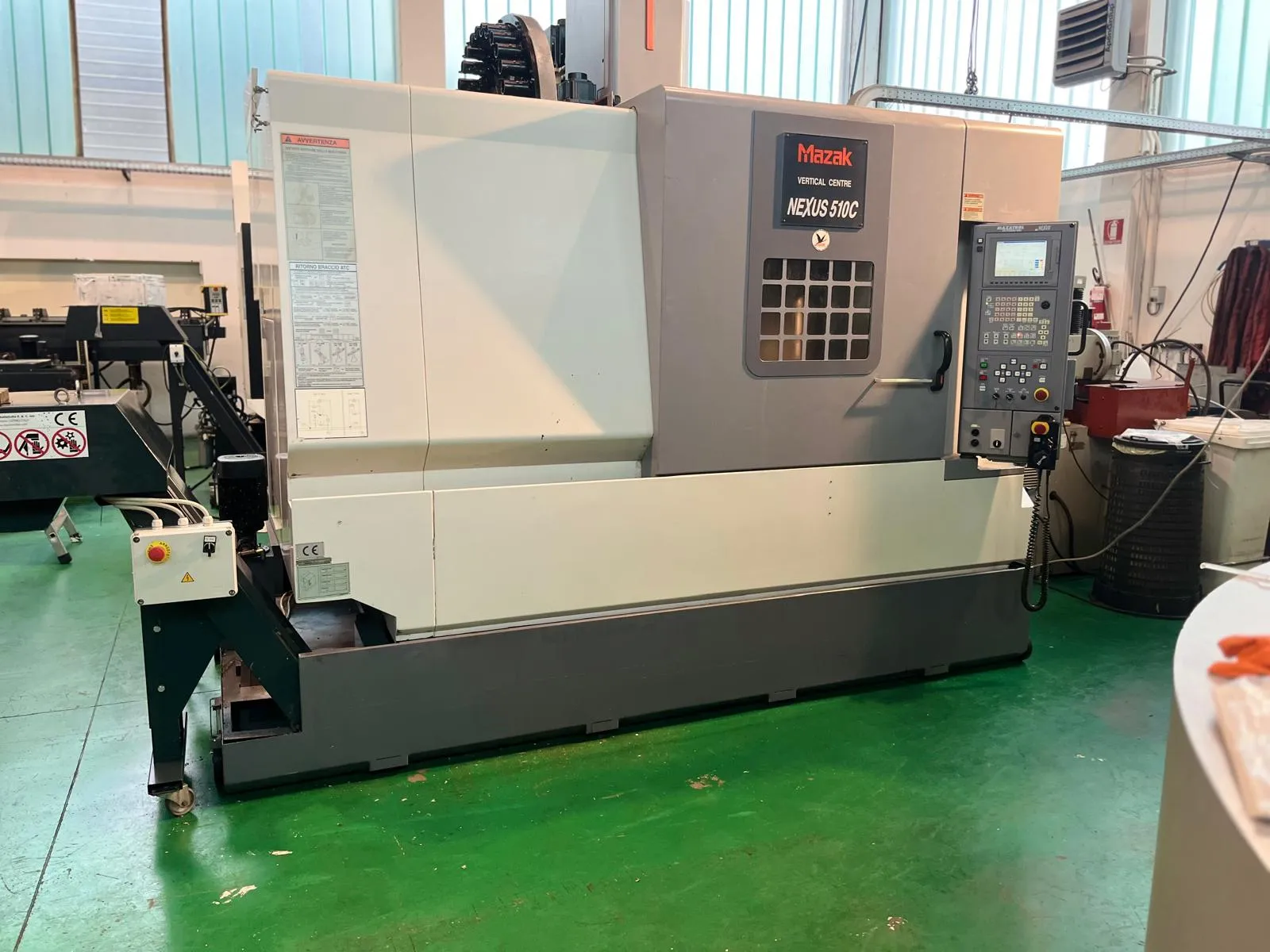Mazak VCN 510C vista frontale 2_10_11zon