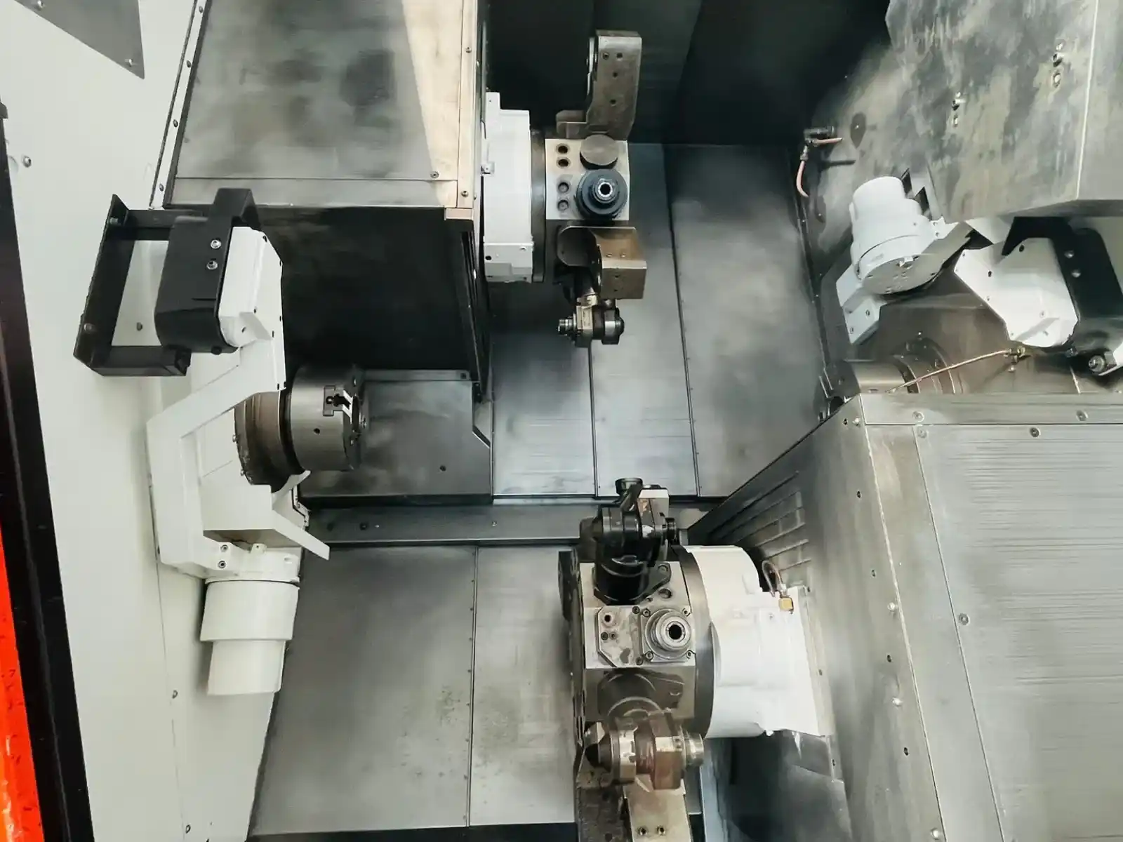 Tornio NC Orizzontale MAZAK HQR 200 MSY interno